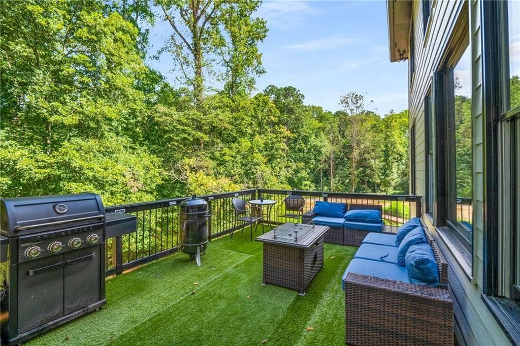 5 bedroom, 5 bathroom, 3,838 sq ft single family residence for sale at 220 Milano Drive, Atlanta, GA 30331 — photo 5