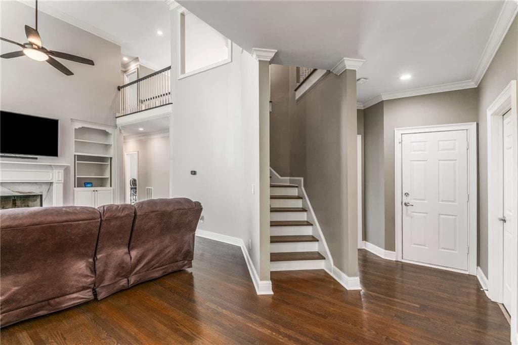 5 bedroom, 5 bathroom, 3,838 sq ft single family residence for sale at 220 Milano Drive, Atlanta, GA 30331 — photo 9