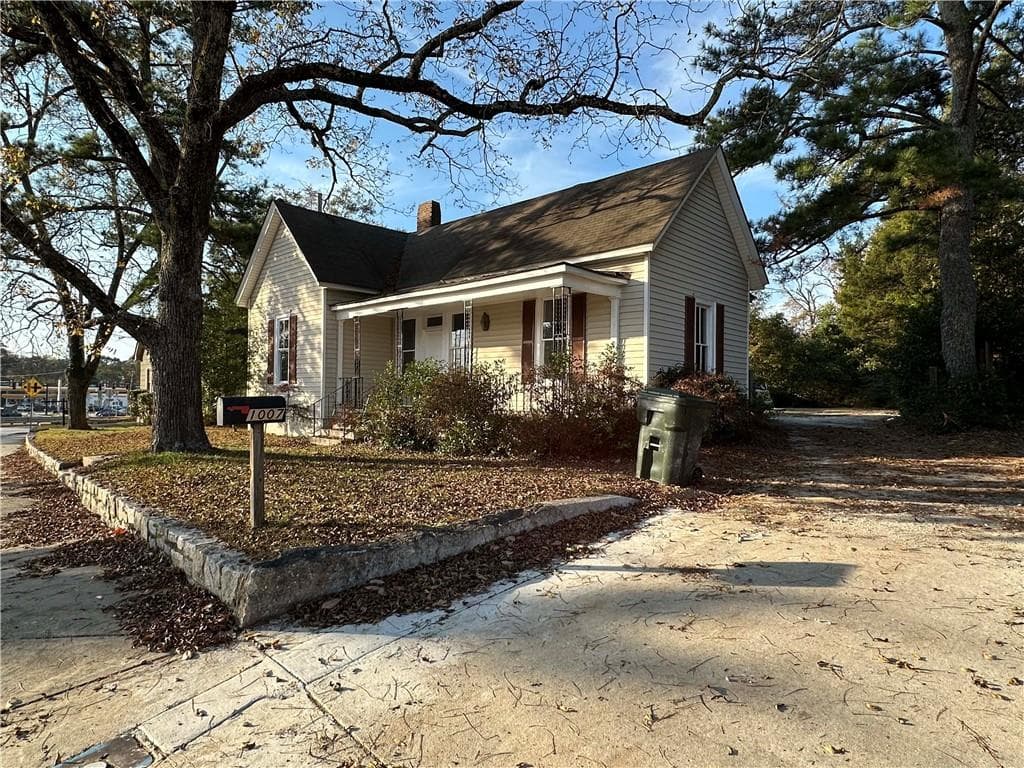 3 bedroom, 1 bathroom, 1,410 sq ft single family residence under contract at 1007 Peek Street, Conyers, GA 30012 — photo 2