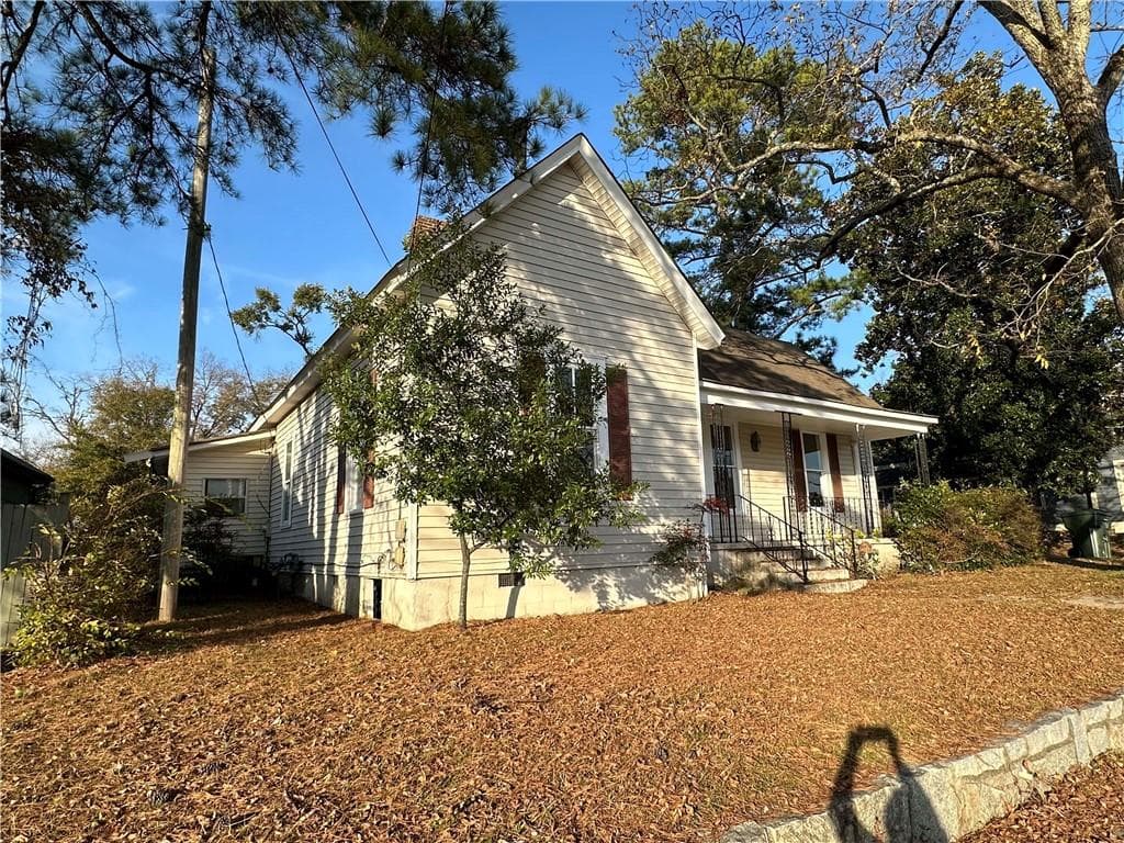 3 bedroom, 1 bathroom, 1,410 sq ft single family residence under contract at 1007 Peek Street, Conyers, GA 30012 — photo 4