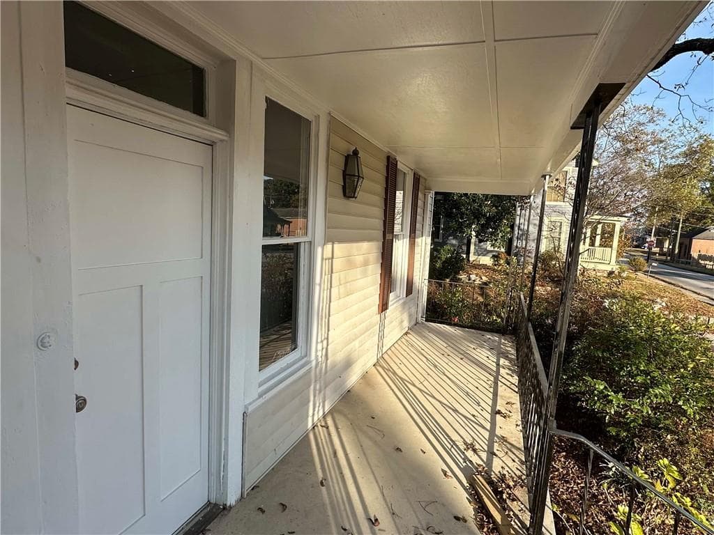 3 bedroom, 1 bathroom, 1,410 sq ft single family residence under contract at 1007 Peek Street, Conyers, GA 30012 — photo 5