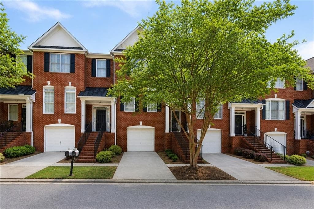 4 bedroom, 4 bathroom, 2,516 sq ft townhouse sold at 4955 Warmstone Way, Atlanta, GA 30339