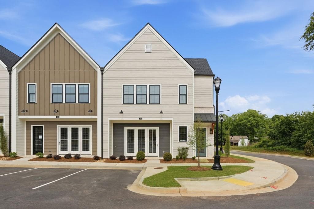 3 bedroom, 3 bathroom, 2,076 sq ft townhouse for rent at 331 Orchid Street, Braselton, GA 30517 for $2,695 a month