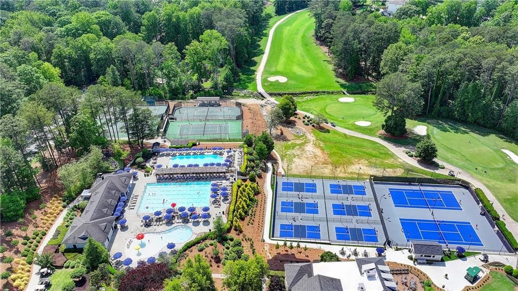 3 bedroom, 3 bathroom, 2,680 sq ft single family residence under contract at 3740 Clubland Drive, Marietta, GA 30068 — photo 8
