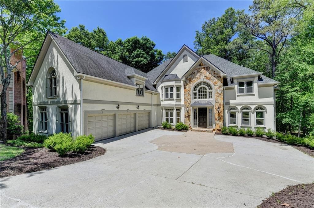 4 bedroom, 6 bathroom, 6,280 sq ft single family residence for sale at 545 Slane Trace, Roswell, GA 30076 — photo 2