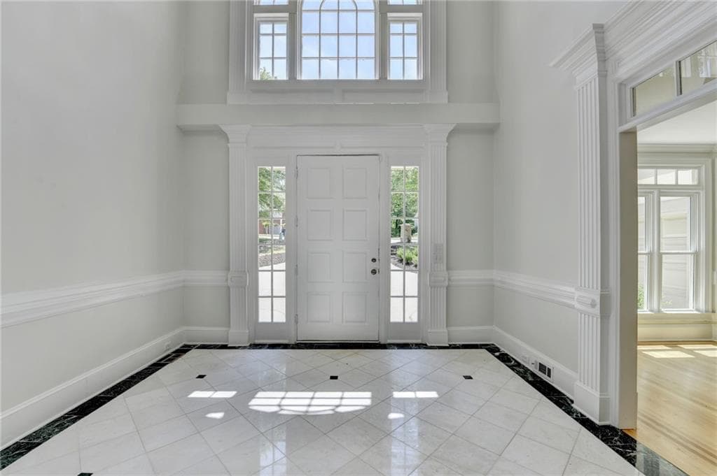 4 bedroom, 6 bathroom, 6,280 sq ft single family residence for sale at 545 Slane Trace, Roswell, GA 30076 — photo 5
