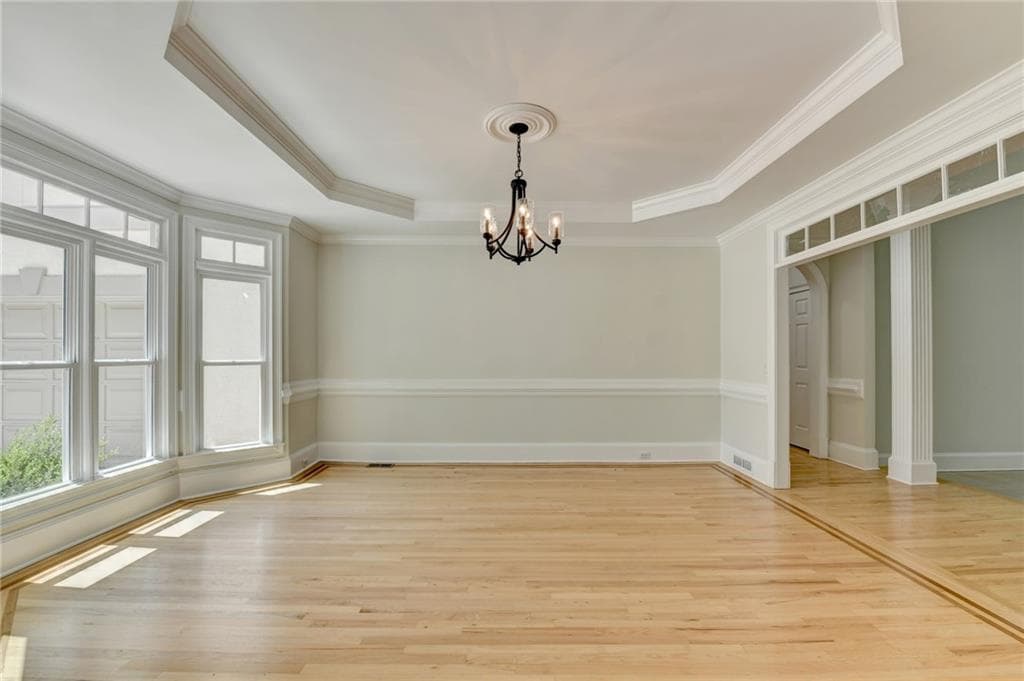 4 bedroom, 6 bathroom, 6,280 sq ft single family residence for sale at 545 Slane Trace, Roswell, GA 30076 — photo 8