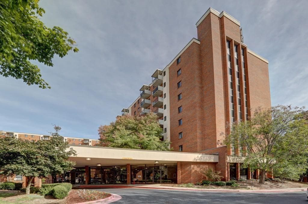 1 bedroom, 1 bathroom condominium for rent at 300 Johnson Ferry Road A405, Atlanta, GA 30328 for $2,395 a month