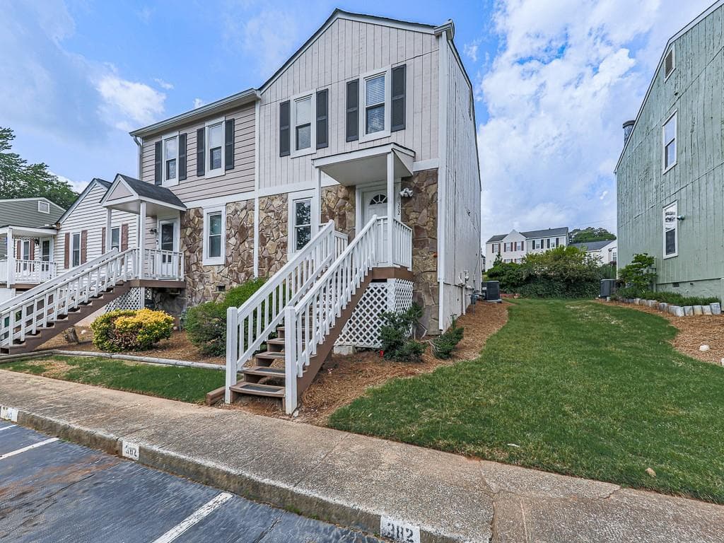 2 bedroom, 3 bathroom, 1,152 sq ft townhouse for sale at 382 Oak Harbor Trail, Marietta, GA 30066 — photo 2