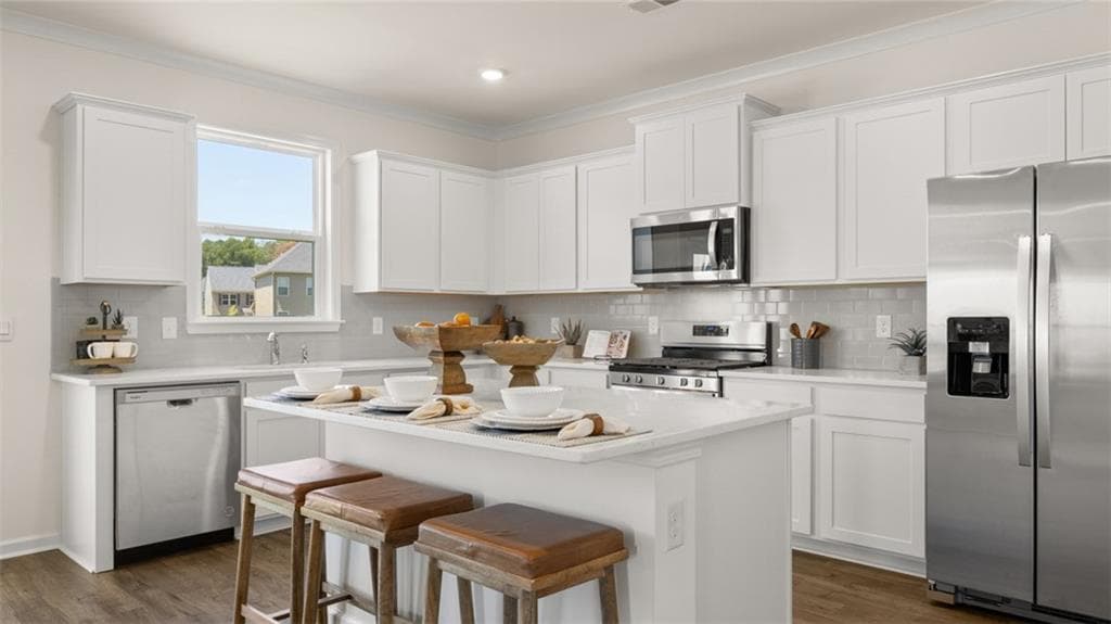 4 bedroom, 4 bathroom, 2,816 sq ft single family residence under contract at 53 Weymouth Drive, Locust Grove, GA 30248 — photo 2