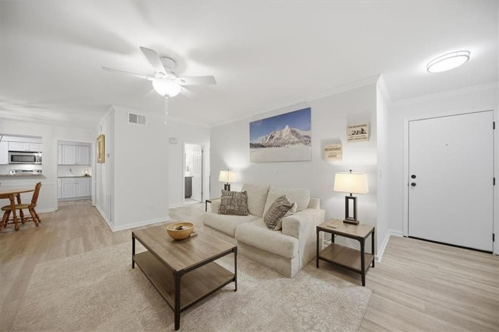 2 bedroom, 2 bathroom, 1,273 sq ft condominium for sale at 32 Arpege Way 32, Atlanta, GA 30327 — photo 2