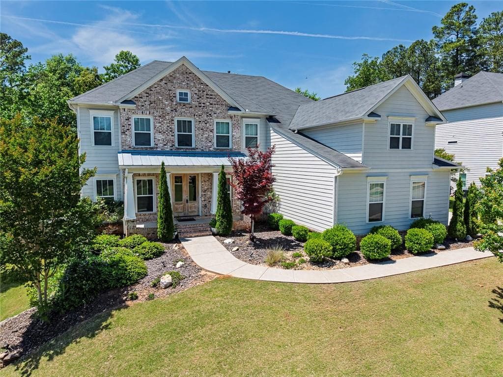5 bedroom, 5 bathroom, 6,069 sq ft single family residence for sale at 6525 Canyon Cove, Cumming, GA 30028 — photo 4