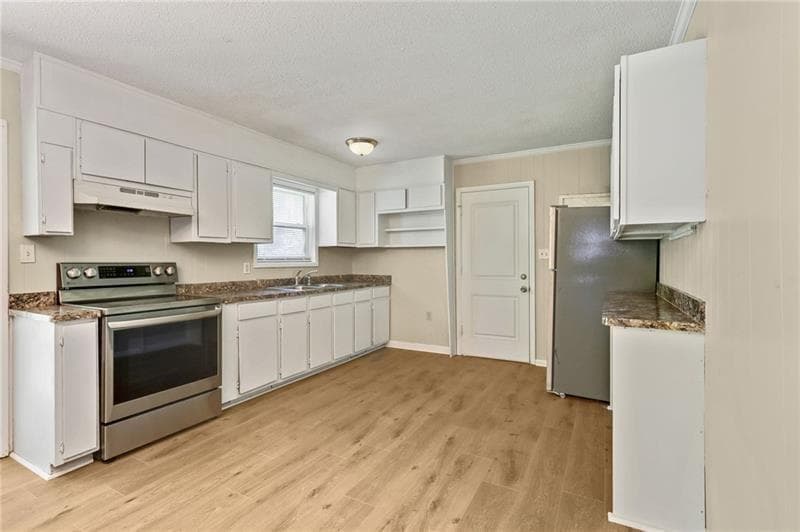 4 bedroom, 2 bathroom, 1,175 sq ft single family residence for sale at 4639 Tell Road, Atlanta, GA 30331 — photo 8
