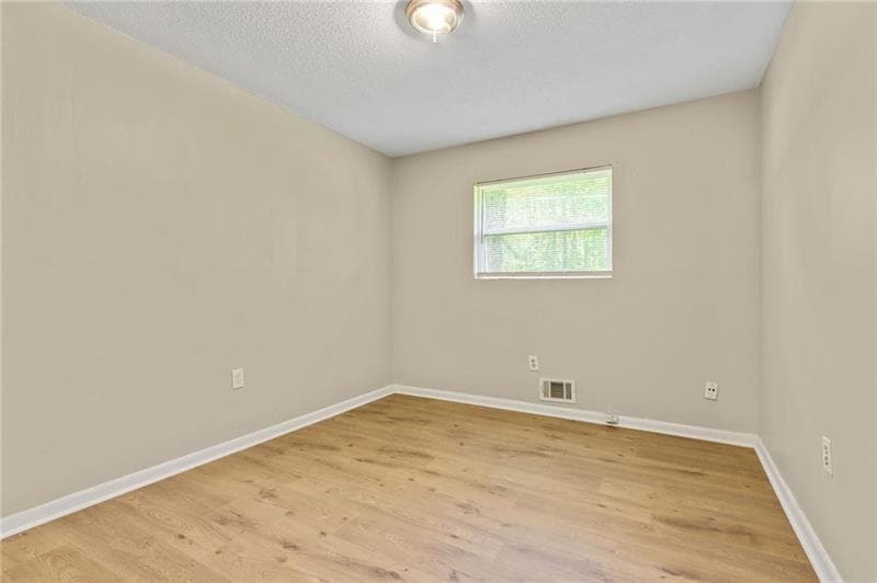 4 bedroom, 2 bathroom, 1,175 sq ft single family residence for sale at 4639 Tell Road, Atlanta, GA 30331 — photo 10
