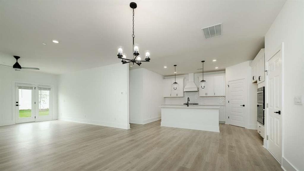 5 bedroom, 4 bathroom, 2,742 sq ft single family residence for sale at 1895 Glasswing Court, Marietta, GA 30066 — photo 5