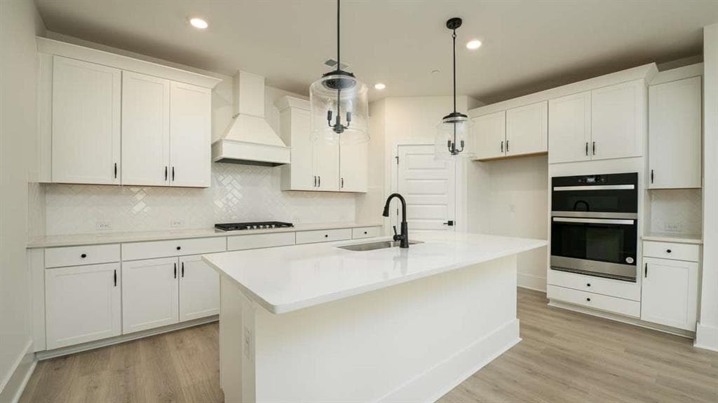 5 bedroom, 4 bathroom, 2,742 sq ft single family residence for sale at 1895 Glasswing Court, Marietta, GA 30066 — photo 7