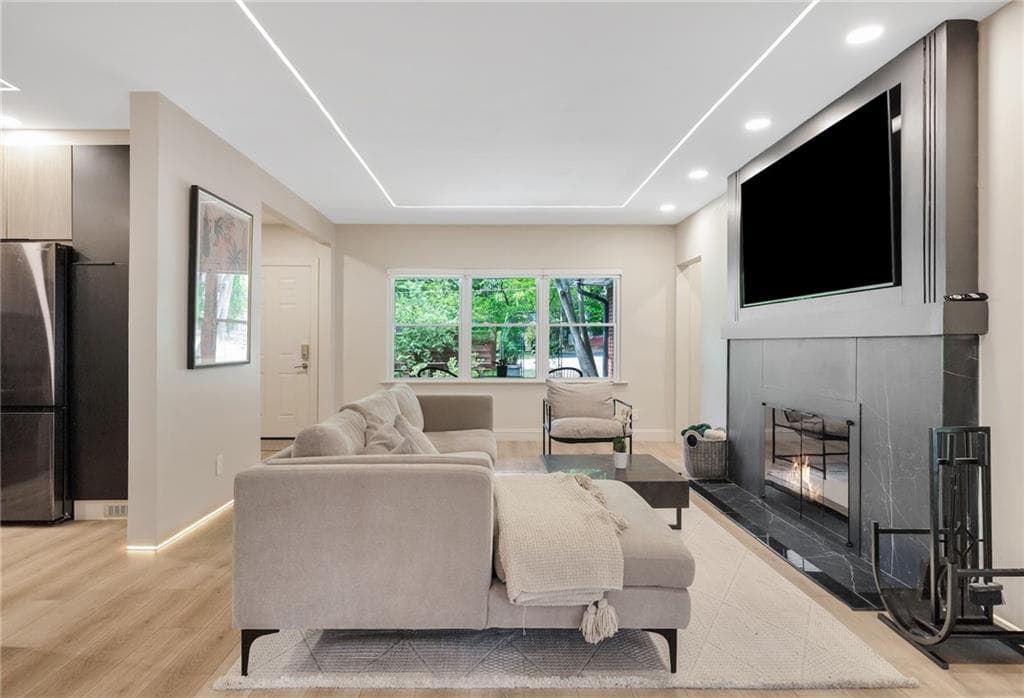 3 bedroom, 2 bathroom, 1,711 sq ft single family residence under contract at 2413 N Decatur Road, Decatur, GA 30033 — photo 7