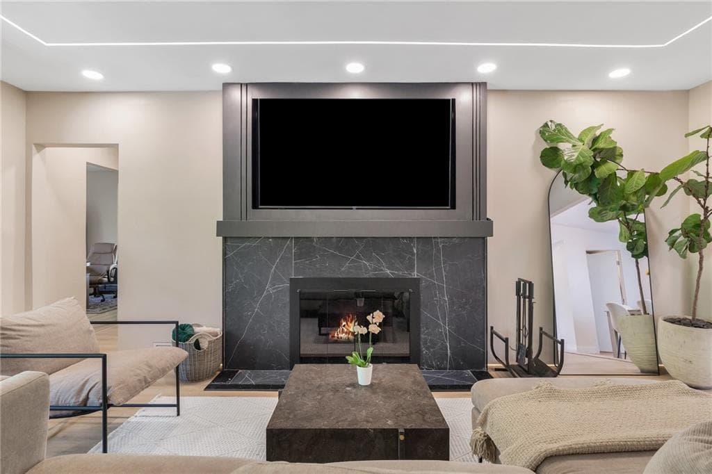 3 bedroom, 2 bathroom, 1,711 sq ft single family residence under contract at 2413 N Decatur Road, Decatur, GA 30033 — photo 6