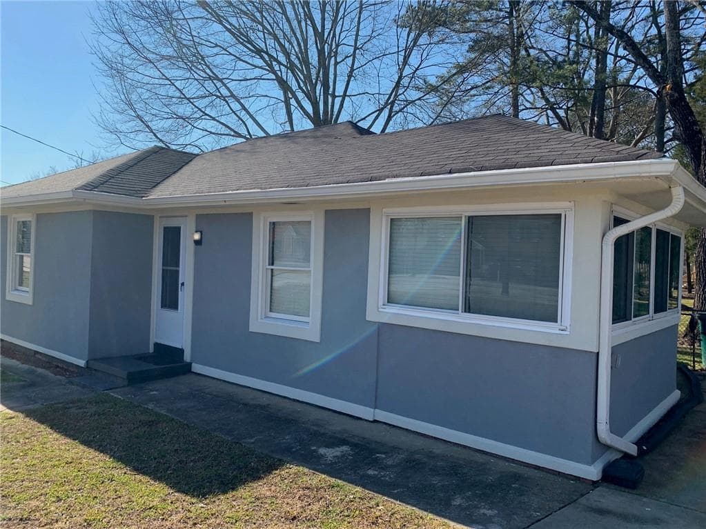 2 bedroom, 1 bathroom single family residence for rent at 1261 Concord Road, Smyrna, GA 30080 for $1,695 a month — photo 1 of 50