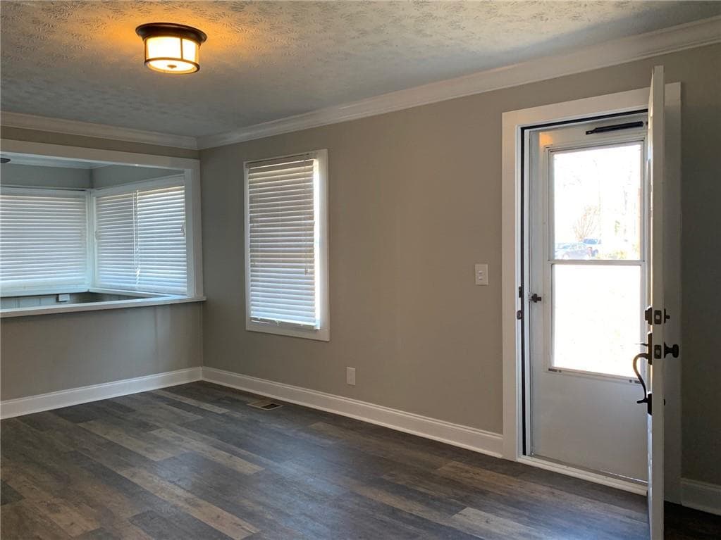 2 bedroom, 1 bathroom single family residence for rent at 1261 Concord Road, Smyrna, GA 30080 for $1,695 a month — photo 4