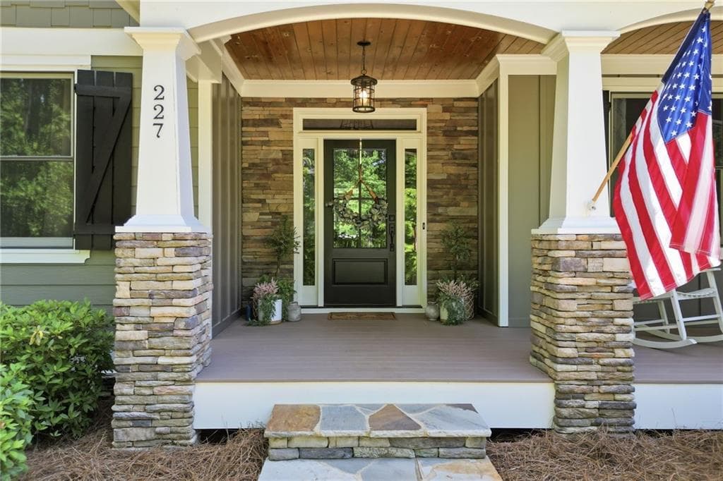 5 bedroom, 3 bathroom, 3,891 sq ft single family residence under contract at 227 Wilshire Terrace, Canton, GA 30114 — photo 4