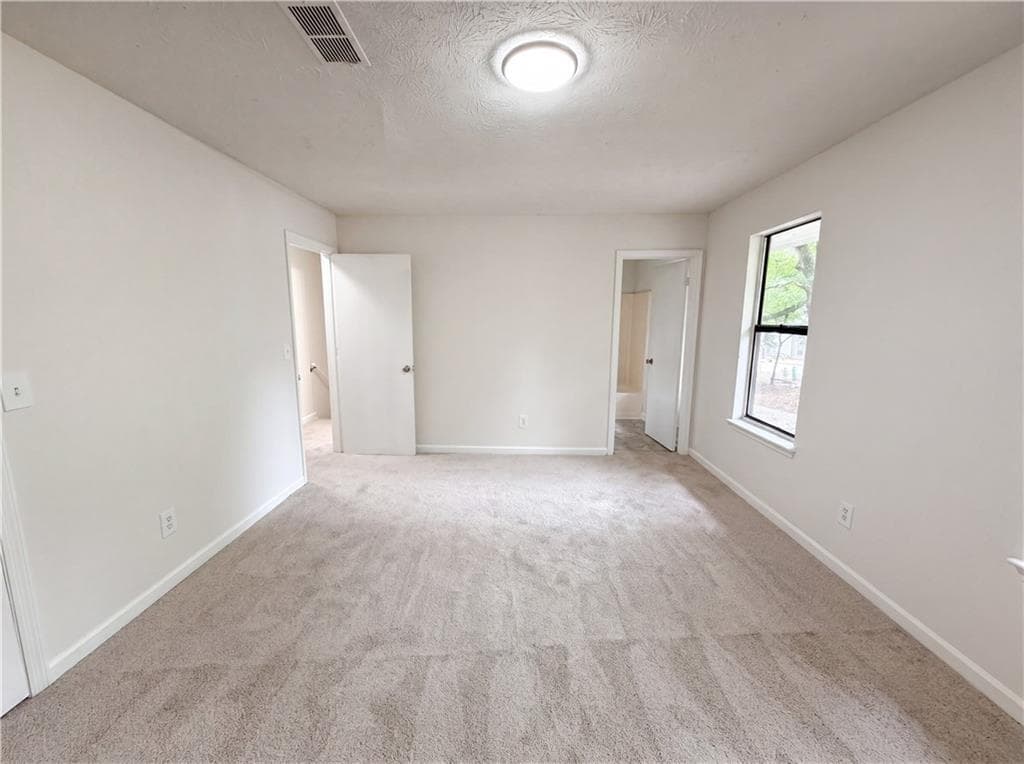 2 bedroom, 3 bathroom, 2,049 sq ft townhouse under contract at 6369 Redan Square, Lithonia, GA 30058 — photo 4