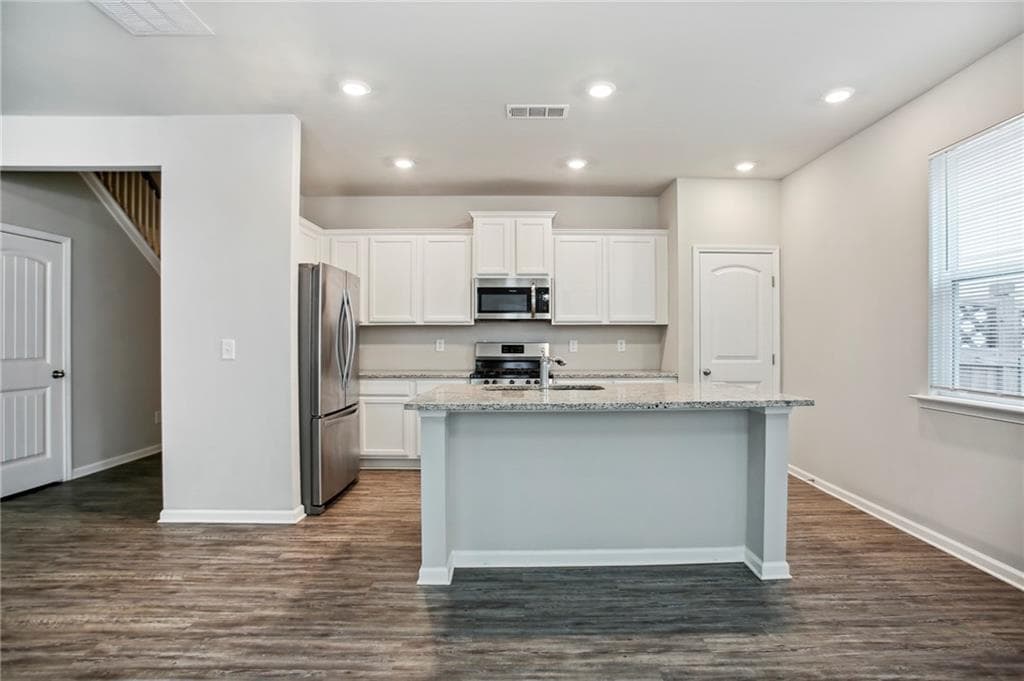 3 bedroom, 3 bathroom, 1,905 sq ft single family residence for rent at 212 Ridge Valley Drive, Woodstock, GA 30189 for $2,100 a month — photo 4