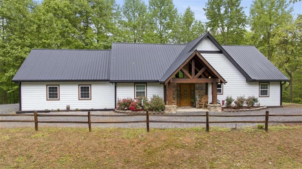 3 bedroom, 2 bathroom, 1,768 sq ft single family residence for sale at 137 Thornwood Lane, Ellijay, GA 30540