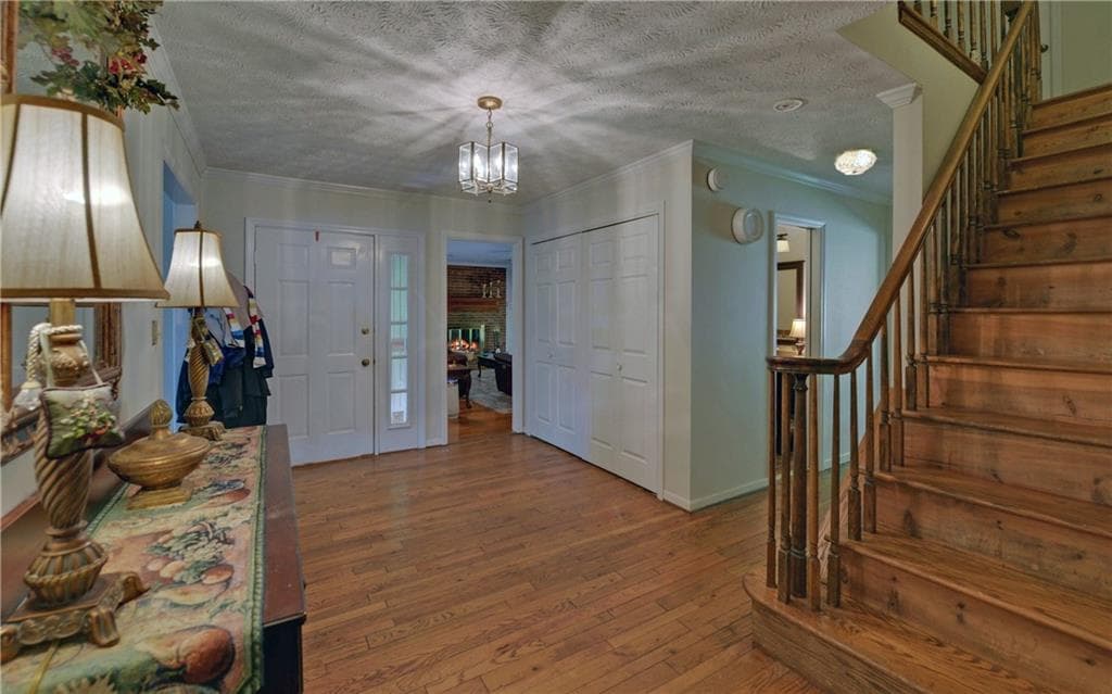 4 bedroom, 3 bathroom, 3,039 sq ft single family residence for sale at 3341 Edgewood Circle, Gainesville, GA 30506 — photo 3