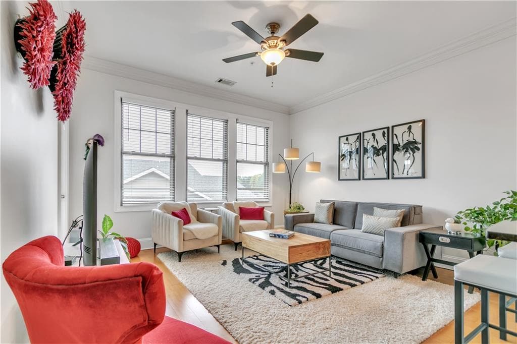 1 bedroom, 1 bathroom, 882 sq ft condominium for sale at 3621 Vinings Slope 1537, Atlanta, GA 30339 — photo 5