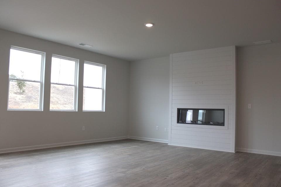 3 bedroom, 3 bathroom, 2,301 sq ft townhouse for rent at 731 Point Place Drive, Loganville, GA 30052 for $2,290 a month — photo 6
