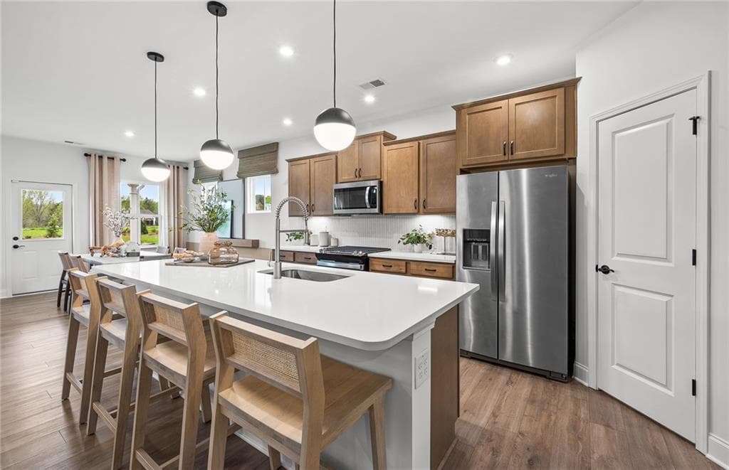 5 bedroom, 3 bathroom, 2,956 sq ft single family residence under contract at 6137 Marigold Way, Atlanta, GA 30349 — photo 7