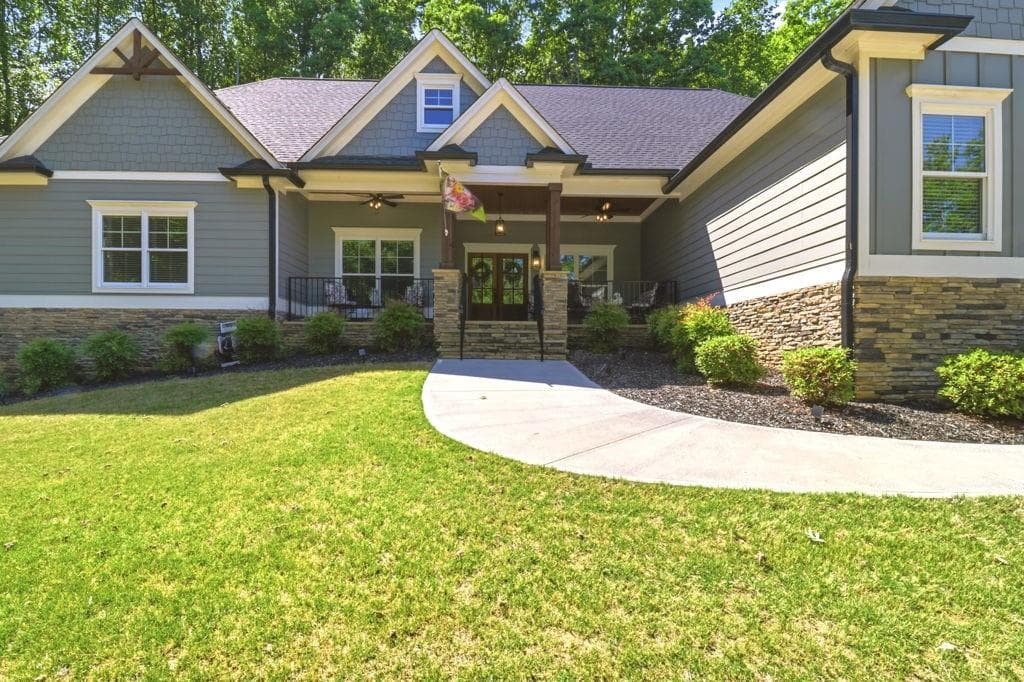 3 bedroom, 4 bathroom, 2,804 sq ft single family residence for sale at 77 Hampton Farms Trail, Jasper, GA 30143