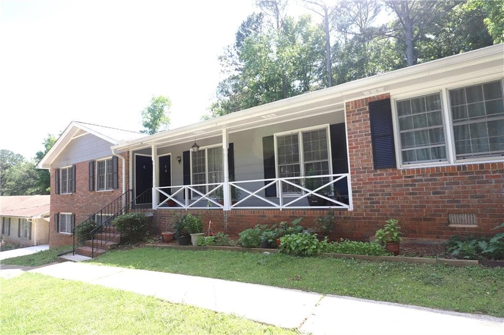2 bedroom, 2 bathroom, 1,134 sq ft duplex for rent at 4732 Valley Dale Drive, Lilburn, GA 30047 for $1,500 a month — photo 1 of 21