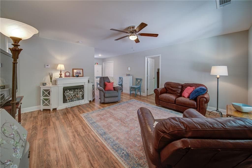 3 bedroom, 2 bathroom, 1,301 sq ft single family residence under contract at 2182 Ben Higgins Road, Dahlonega, GA 30533 — photo 3