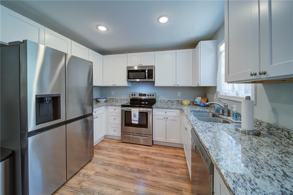 3 bedroom, 2 bathroom, 1,301 sq ft single family residence under contract at 2182 Ben Higgins Road, Dahlonega, GA 30533 — photo 6