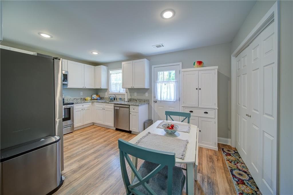 3 bedroom, 2 bathroom, 1,301 sq ft single family residence under contract at 2182 Ben Higgins Road, Dahlonega, GA 30533 — photo 9