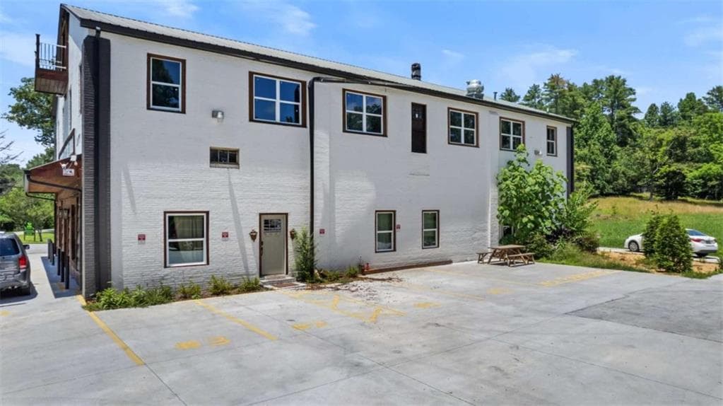 4 bedroom, 2 bathroom, 1,200 sq ft apartment for rent at 610 Madola Road 1, Epworth, GA 30541 for $1,800 a month — photo 3