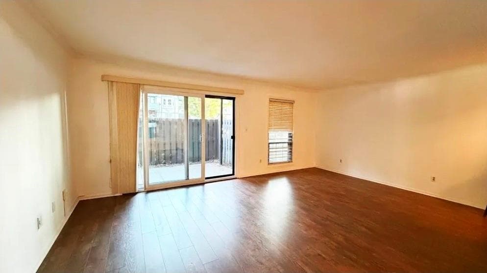 2 bedroom, 2 bathroom, 1,206 sq ft condominium for sale at 6851 Roswell Road K1, Atlanta, GA 30328 — photo 4