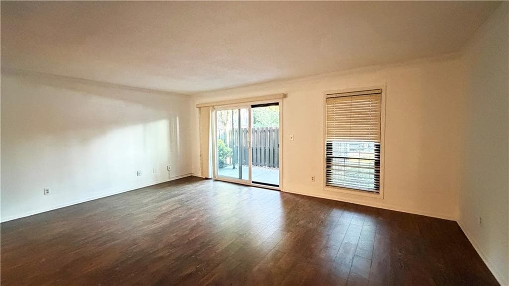 2 bedroom, 2 bathroom, 1,206 sq ft condominium for sale at 6851 Roswell Road K1, Atlanta, GA 30328 — photo 5