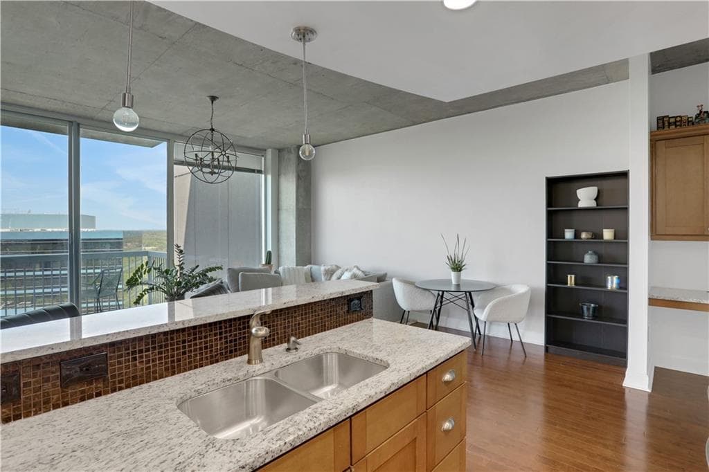 1 bedroom, 1 bathroom, 770 sq ft condominium for sale at 3300 Windy Ridge Parkway 1603, Atlanta, GA 30339 — photo 8