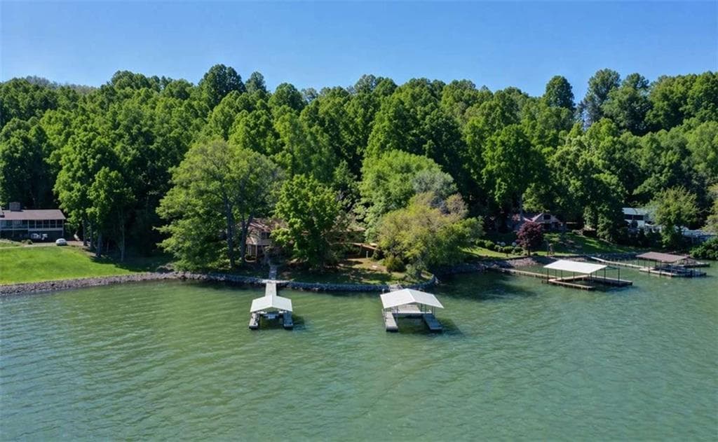 3 bedroom, 3 bathroom, 3,398 sq ft single family residence for sale at 313 Omega Way, Hiawassee, GA 30546 — photo 5