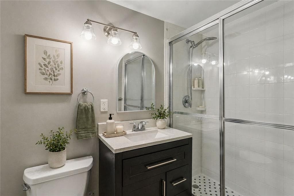 1 bedroom, 1 bathroom, 703 sq ft condominium for sale at 2285 Peachtree Road 404, Atlanta, GA 30309 — photo 7