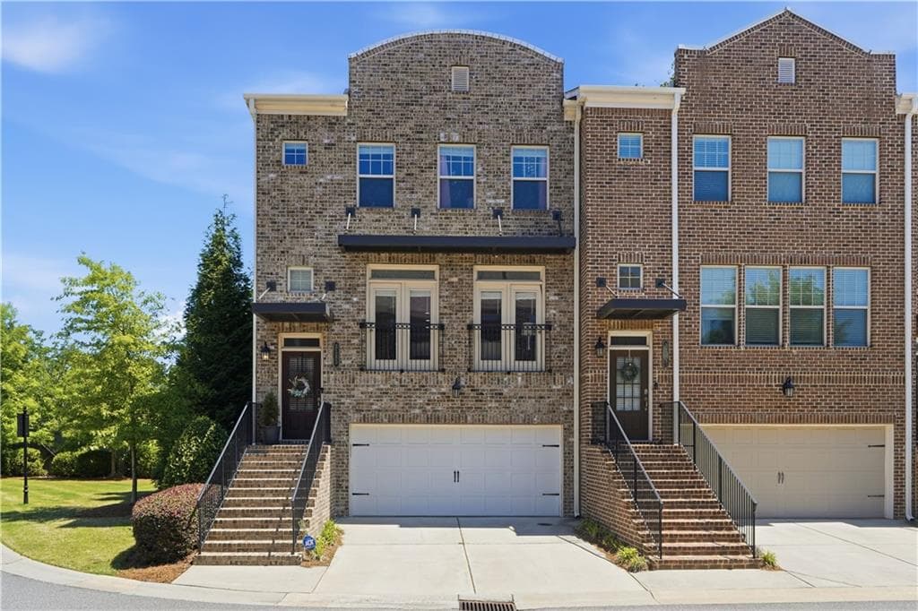 4 bedroom, 4 bathroom, 2,720 sq ft townhouse for sale at 3185 Quinn Place, Chamblee, GA 30341