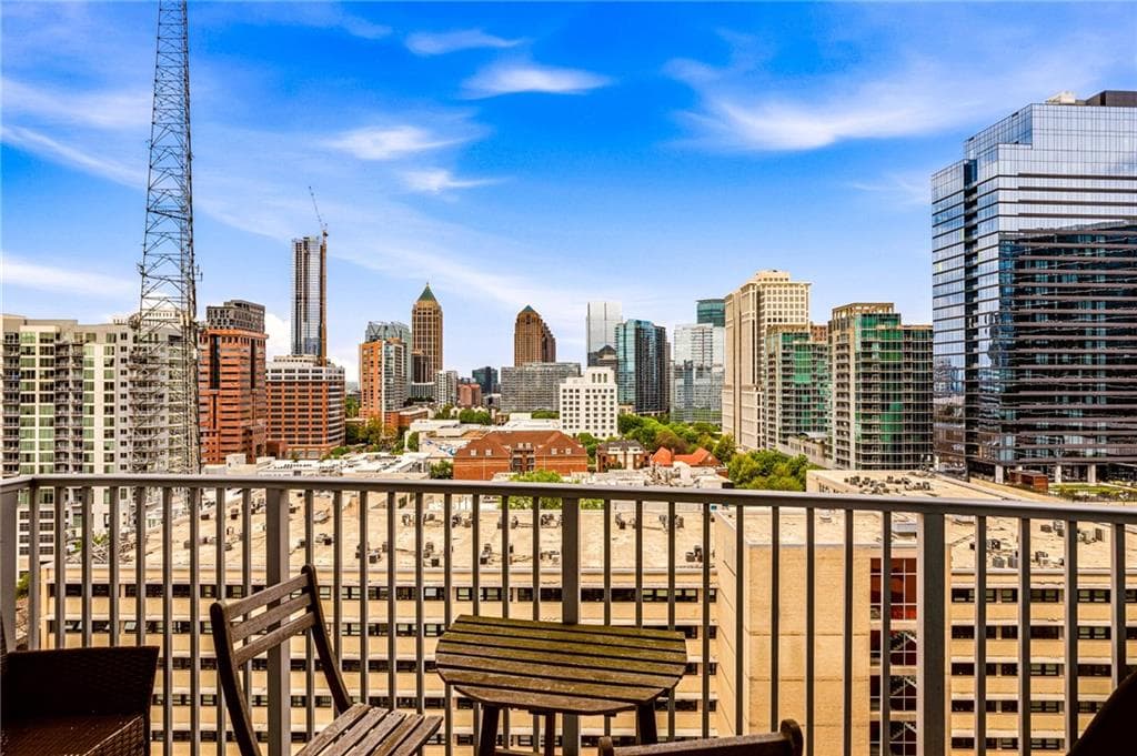 1 bedroom, 1 bathroom, 678 sq ft condominium for sale at 860 Peachtree Street 1413, Atlanta, GA 30308 — photo 4
