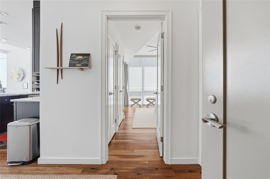 1 bedroom, 1 bathroom, 930 sq ft condominium for sale at 3325 Piedmont Road 1607, Atlanta, GA 30305 — photo 3
