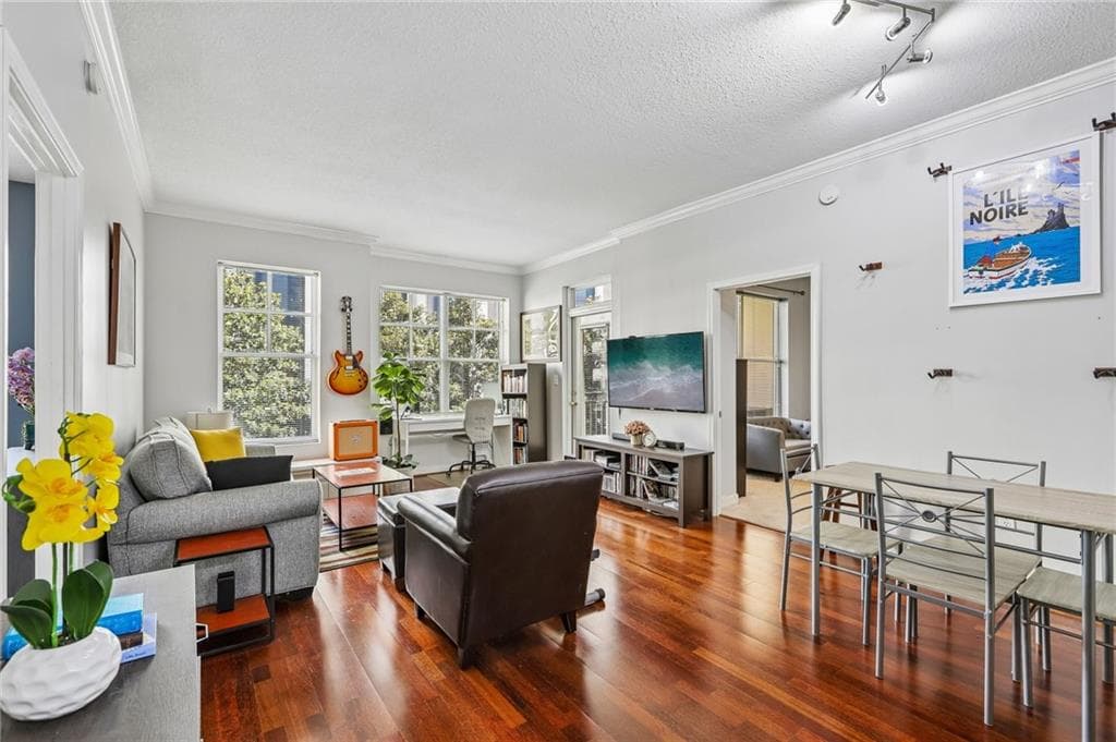 2 bedroom, 2 bathroom, 1,161 sq ft condominium for sale at 1101 Juniper Street 104, Atlanta, GA 30309 — photo 4