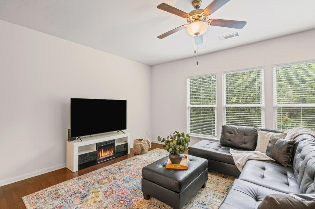 3 bedroom, 3 bathroom, 2,058 sq ft single family residence for sale at 2149 Charcoal Ives Road, Lawrenceville, GA 30045 — photo 8