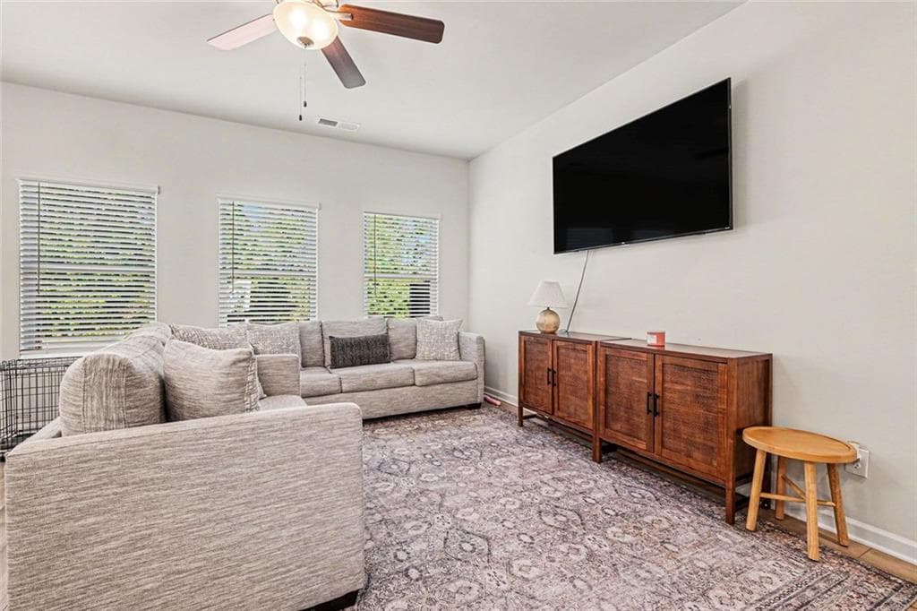 3 bedroom, 3 bathroom, 1,383 sq ft townhouse for sale at 119 Buckingham Lane, Hoschton, GA 30548 — photo 7
