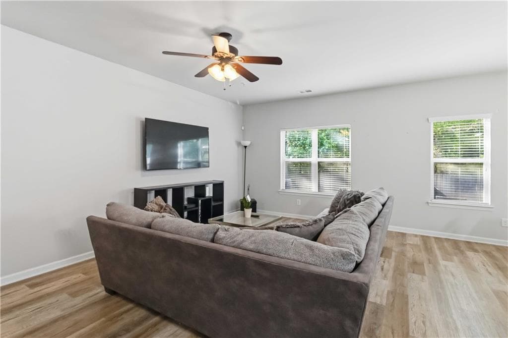 3 bedroom, 2 bathroom, 2,080 sq ft townhouse under contract at 7839 Rock Rose Lane, Fairburn, GA 30213 — photo 6